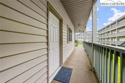 301 Pinnacle Inn Rd #2112, Beech Mountain, NC 28604