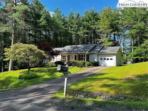 22 Holly Run, Glade Valley, NC 28627