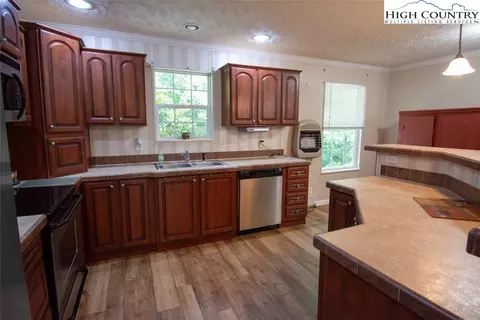 Kitchen - 184 Sanctuary Dr, Crumpler, NC 28617 photo 3 of 4