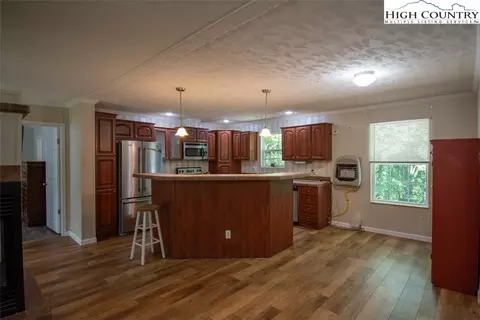 Kitchen - 184 Sanctuary Dr, Crumpler, NC 28617 photo 4 of 4