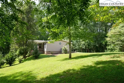 184 Sanctuary Dr, Crumpler, NC 28617