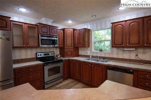 Kitchen - 184 Sanctuary Dr, Crumpler, NC 28617 photo 1 of 4