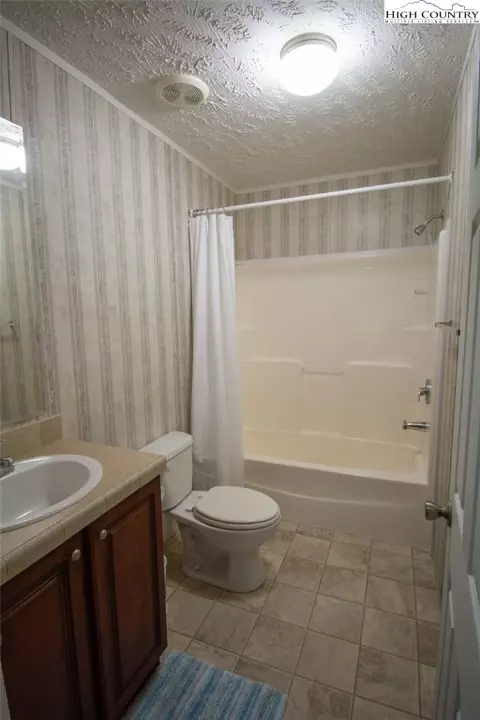 Bath - 184 Sanctuary Dr, Crumpler, NC 28617 photo 4 of 4