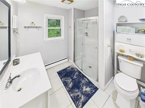 Bath - 601 Dogwood Rd, Boone, NC 28607 photo 1 of 3