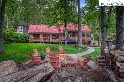11 Cabin Cove Ln, Banner Elk, NC 28604
