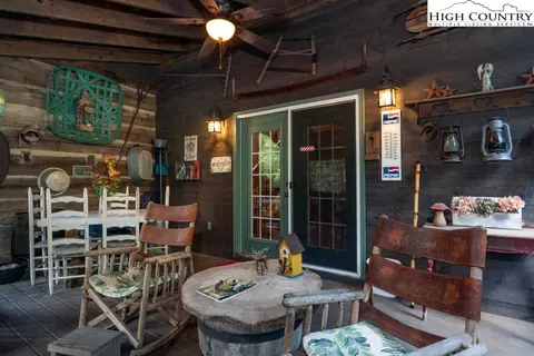 Exterior - 31 Red Fox Ln, Banner Elk, NC 28604 photo 7 of 11