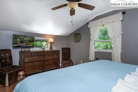 Bedroom - 31 Red Fox Ln, Banner Elk, NC 28604 photo 10 of 10