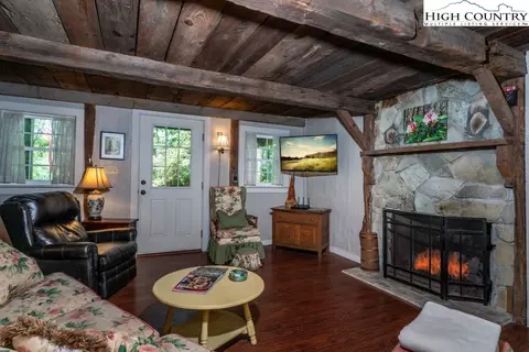 Living - 31 Red Fox Ln, Banner Elk, NC 28604 photo 1 of 3