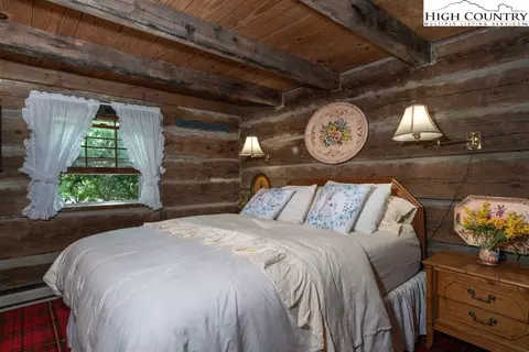 Bedroom - 31 Red Fox Ln, Banner Elk, NC 28604 photo 1 of 10