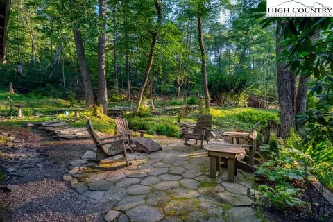 Exterior - 31 Red Fox Ln, Banner Elk, NC 28604 photo 6 of 11