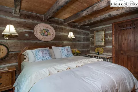 Bedroom - 31 Red Fox Ln, Banner Elk, NC 28604 photo 2 of 10