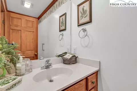 Bath - 385 Belmont, Boone, NC 28607 photo 2 of 4