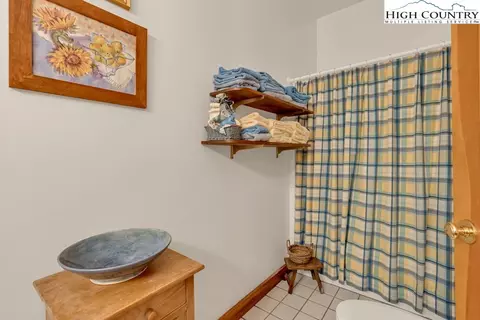 Bath - 385 Belmont, Boone, NC 28607 photo 4 of 4
