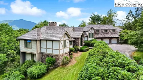 1158 Equestrian Dr, Banner Elk, NC 28604