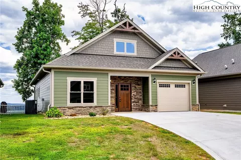 1387 River Club Rdg, Lenoir, NC 28645