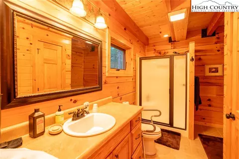 Bath - 160 Capote Ct, Boone, NC 28607 photo 1 of 4