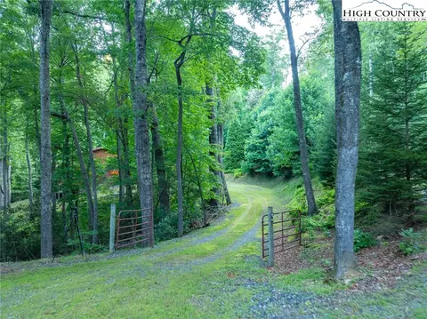 Exterior - 160 Capote Ct, Boone, NC 28607 photo 18 of 20
