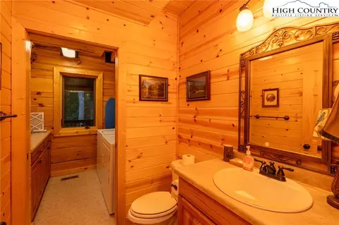 Bath - 160 Capote Ct, Boone, NC 28607 photo 2 of 4