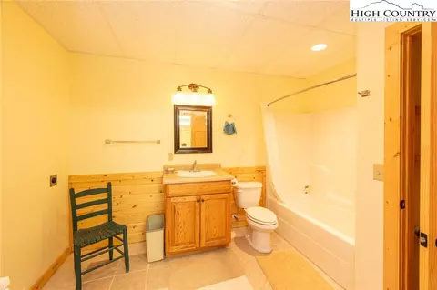 Bath - 160 Capote Ct, Boone, NC 28607 photo 4 of 4