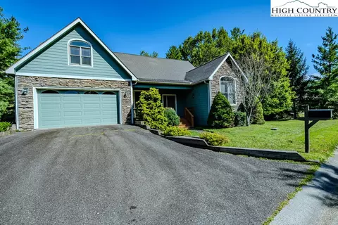 116 Mallard Ct, Banner Elk, NC 28604