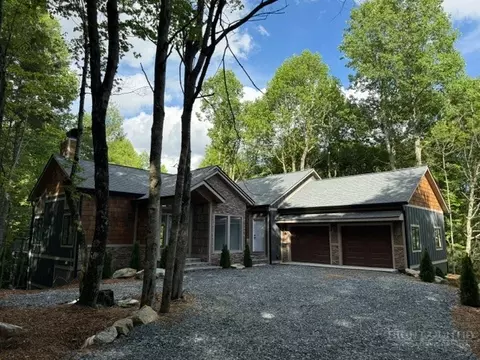 252 Boulder Creek Dr, Boone, NC 28607