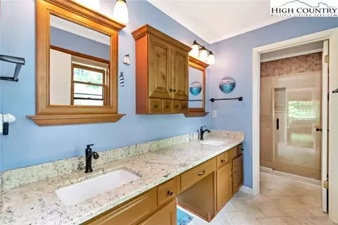 Bath - 314 Heather St, Boone, NC 28607 photo 4 of 6