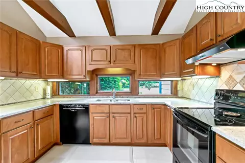 Kitchen - 314 Heather St, Boone, NC 28607 photo 5 of 8