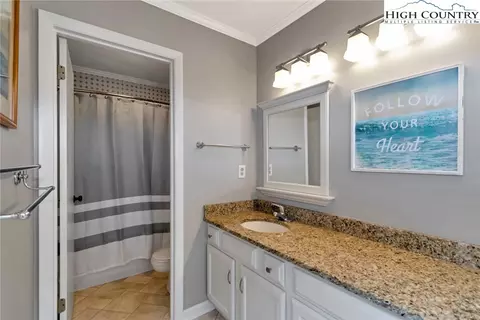 Bath - 314 Heather St, Boone, NC 28607 photo 3 of 6