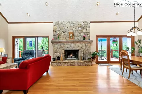 Living - 314 Heather St, Boone, NC 28607 photo 3 of 6