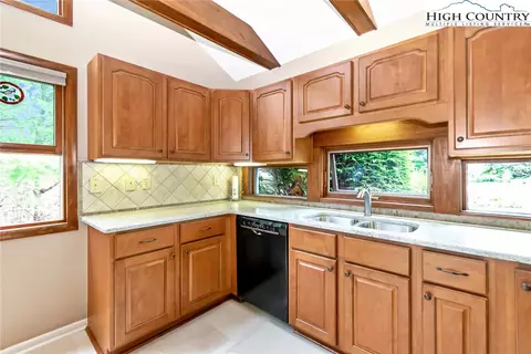 Kitchen - 314 Heather St, Boone, NC 28607 photo 6 of 8