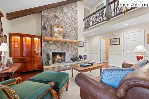 385 Morningside Dr, Blowing Rock, NC 28605
