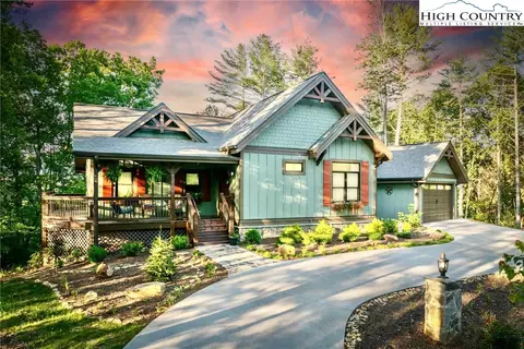 5688 Winding River Rd, Lenoir, NC 28645