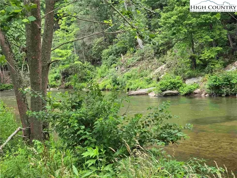 867 New River Bend S Rd, Fleetwood, NC 28626