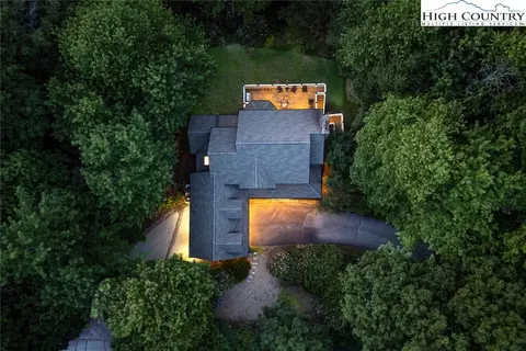 220 Hialeah Ln, Boone, NC 28607