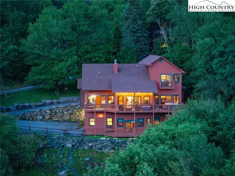 101 Woodland Rd, Beech Mountain, NC 28604