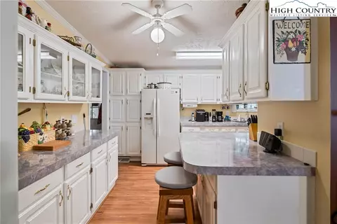 1169 Old Hampton Rd, Boone, NC 28607 photo 8
