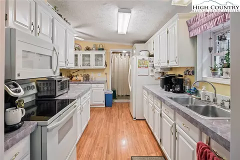 1169 Old Hampton Rd, Boone, NC 28607 photo 9
