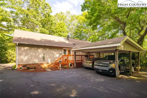 1169 Old Hampton Rd, Boone, NC 28607