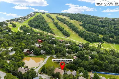 100 Skiway Rd #3, Beech Mountain, NC 28604