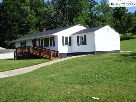 569 N Sparta Pkwy, Sparta, NC 28675
