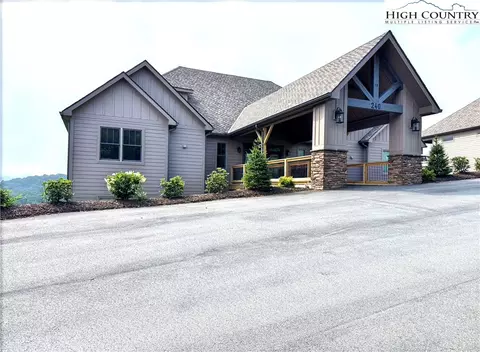 240 Ridgeline Dr #19A, Sugar Mountain, NC 28604