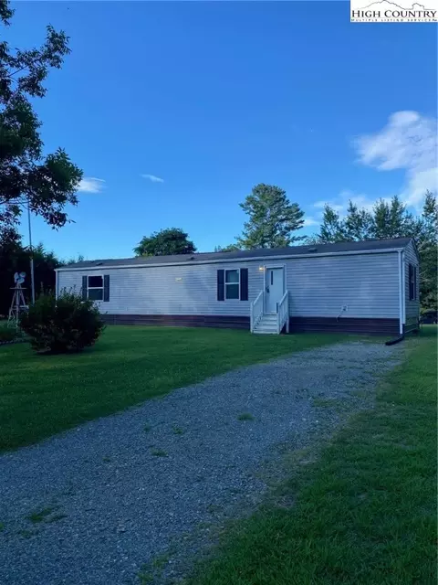 2412 Scenic Valley Rd, Glade Valley, NC 28627