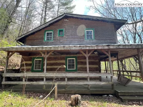 134 River Bend Rd, Sugar Grove, NC 28679
