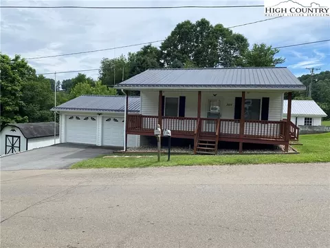 309 Locust St, West Jefferson, NC 28694