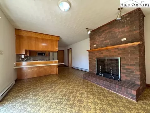 Living - 427 J E Gentry Rd, Crumpler, NC 28640 photo 2 of 5