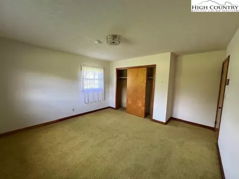 Bedroom - 427 J E Gentry Rd, Crumpler, NC 28640 photo 4 of 6