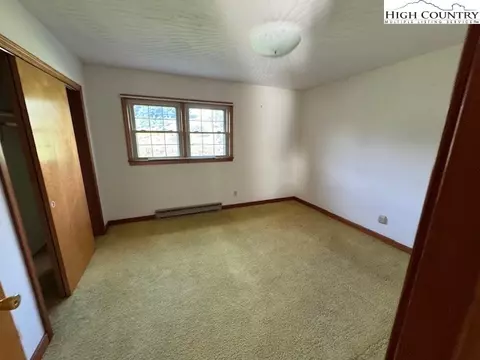 Bedroom - 427 J E Gentry Rd, Crumpler, NC 28640 photo 5 of 6