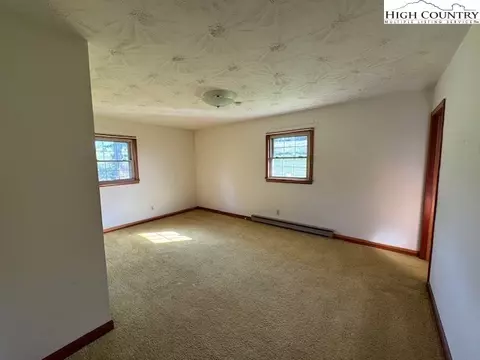 Bedroom - 427 J E Gentry Rd, Crumpler, NC 28640 photo 2 of 6