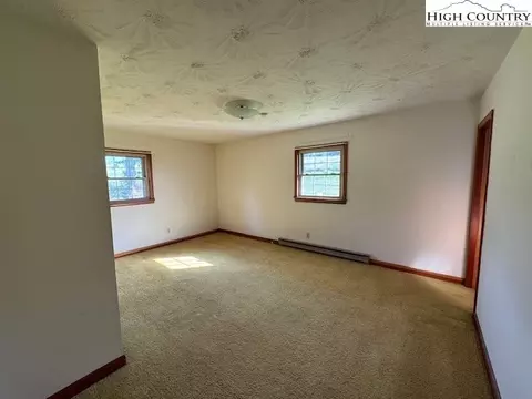 Bedroom - 427 J E Gentry Rd, Crumpler, NC 28640 photo 2 of 6