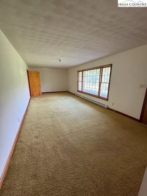 Living - 427 J E Gentry Rd, Crumpler, NC 28640 photo 3 of 5
